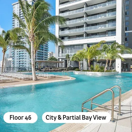 Mvr Ultra-High Floor Retreat With Balcony Apartment